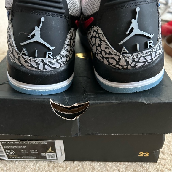 Brand New Jordan Legacy Low - Picture 2 of 4